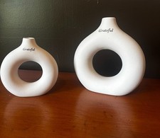 Billa Elegant 2 Set Trendy White Donut Ceramic Grateful Vases