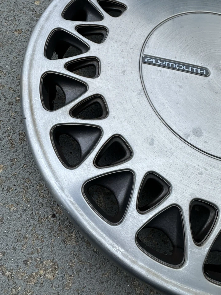 Один металлический колпак колеса 91-93 Plymouth Grand Voyager 15 дюймов 4684028 - Изображение 4 из 4