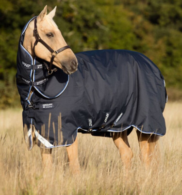 Amigo Bravo 12 Plus 0g Lite Turnout Sheet - Navy/Strong Blue