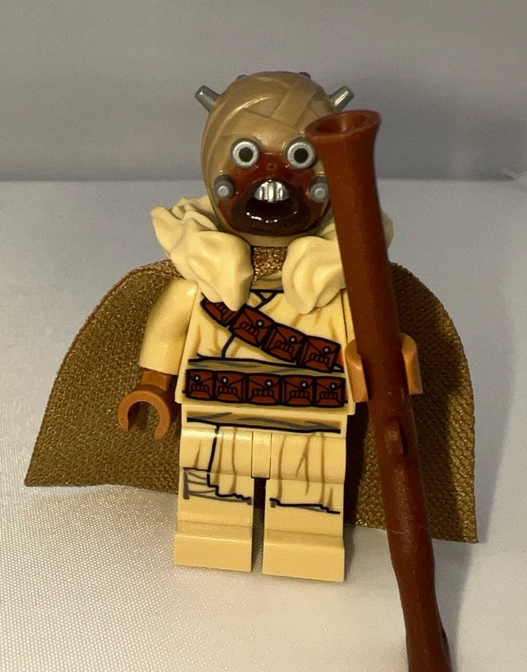 LEGO Star Wars Tusken Raider Minifigure with fabric cape and gun MOC custom - Image 3 of 4