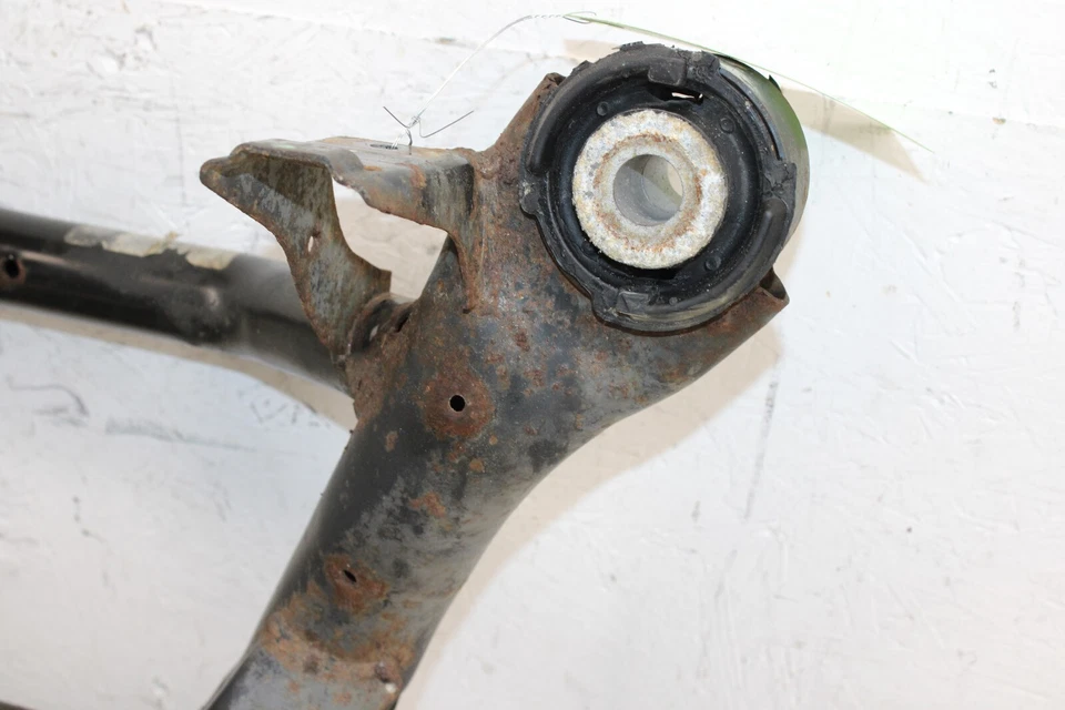 Submarco trasero BMW Z4 2003-2008 OEM IH13 Foto 2 de 4