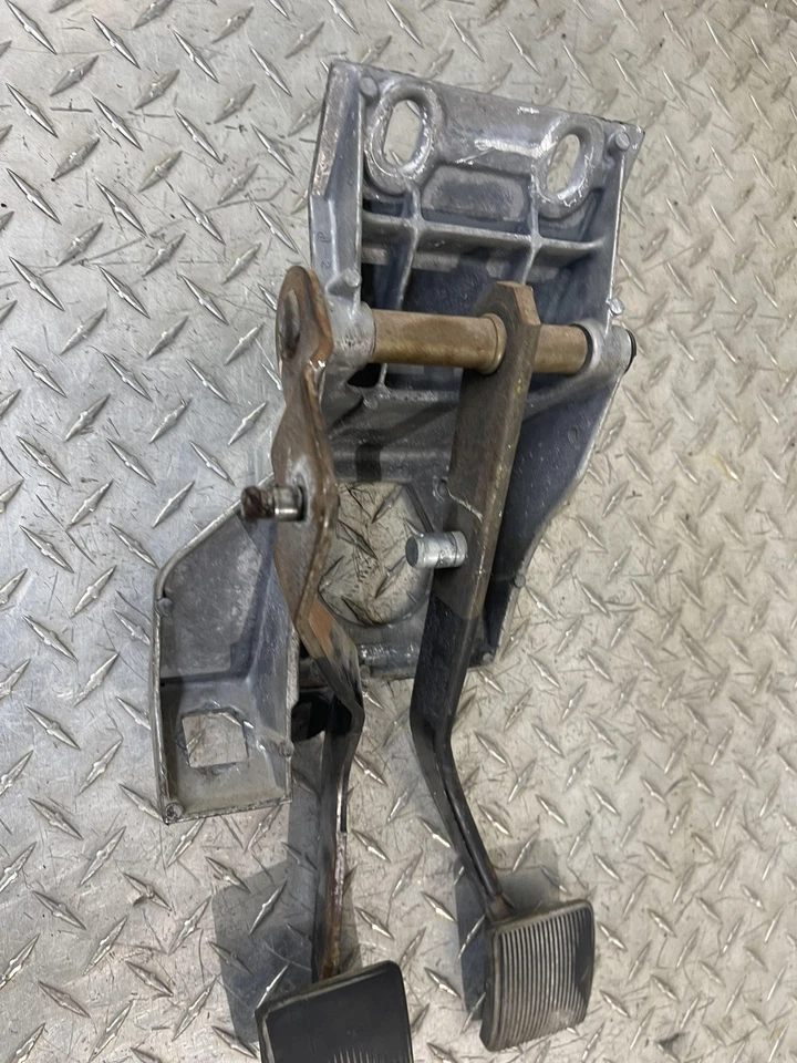 Ford Ranger 3.0 1998-2004 embrague y pedal de freno probado por OEM Foto 3 de 4
