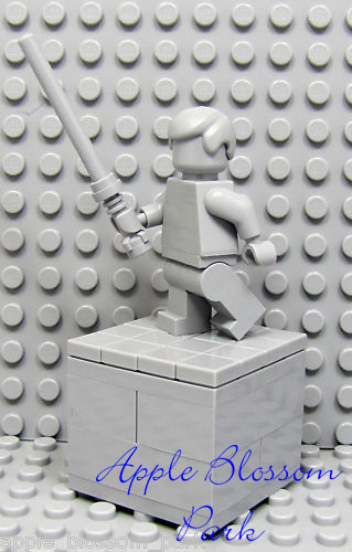 NEW Unique Lego Star Wars LUKE SKYWALKER STATUE Gray Display w/Light Saber RARE - Picture 2 of 4