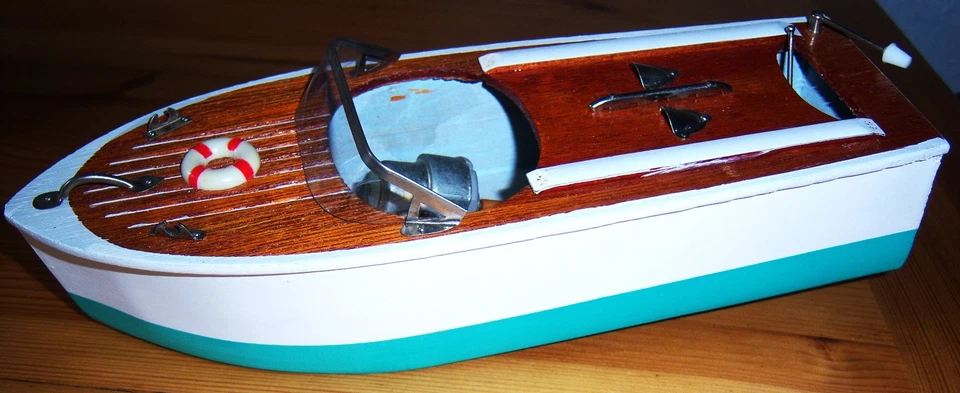 ROBBE Modellbau Motorboot " Wooden Model Boat " "RIVA" 60er Jahre in OVP TOP - Bild 2 von 4
