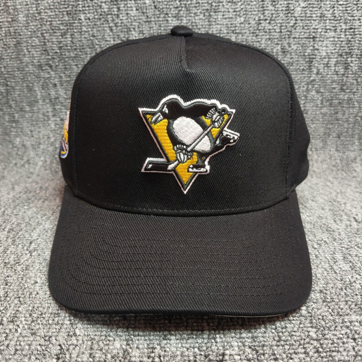 Mitchell & Ness Pittsburgh Penguins NHL Global Series Snapback Hat Black