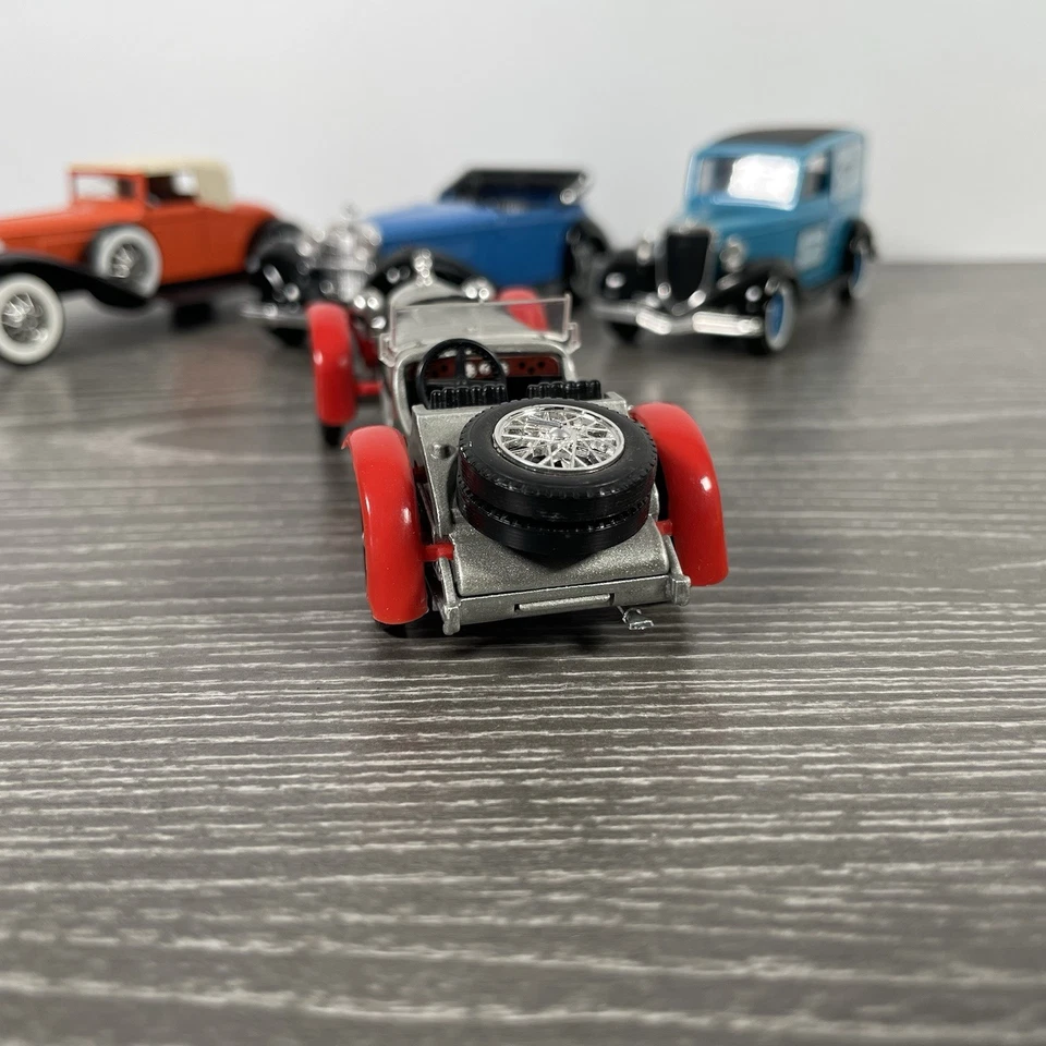 Solido 4 x Diecast Model Cars |Mercedes SSKL 1931 / 540K | Ford V8 | Cord L 29 — 第 3/4 张图片