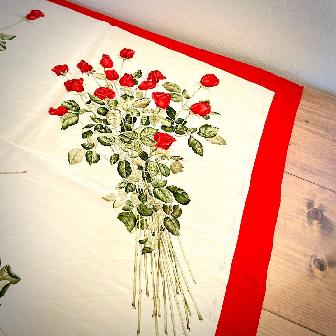 GUCCI Vintage Rose Print Large Silk Scarf in Red　82cm×80cm thumbnail 4