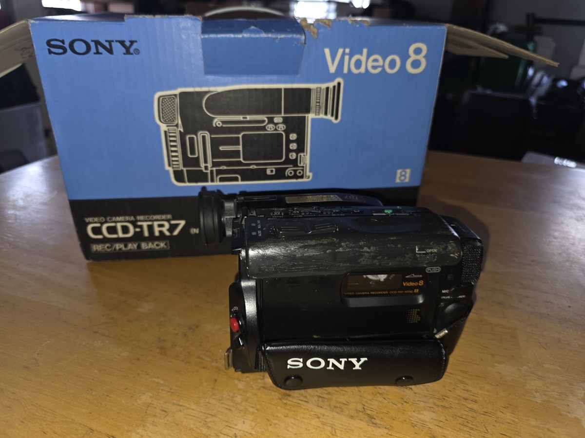 Sony Handycam CCD-TR7 Video8 Camcorder 8x Optical Zoom Hi-Fi