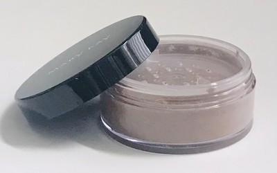 New No Box Mary Kay Silky Setting Powder Medium Bronze #175901 ~ Full Size