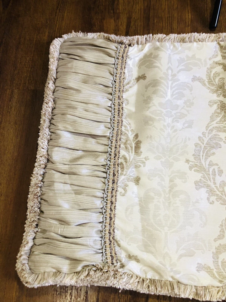 Austin Horn Classics Set 2 King Shams 19” X 35” Flecos Plateado y Dorado Plisado Foto 4 de 4