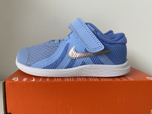 baby nike trainers size 4