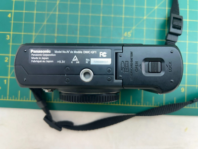 Panasonic LUMIX DMC-GF1 12.1MP 4/3 Lens Digital Camera: Body Only