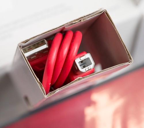 Focusrite Scarlett Solo 2nd Generation 2-in/2-out USB Audio Interface New In Box - Picture 6 of 6