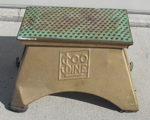 SOO Line Step Stool