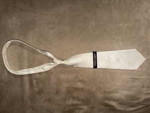 Donald J. Trump White Floral Jacquard Pointed Tie w/ Logo Accent
