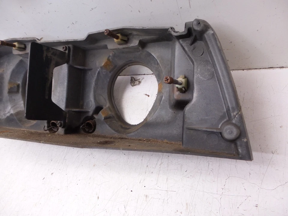 Soporte de panel de montaje de faros de fibra de vidrio Camaro 82-92 GM 14065324 Foto 2 de 4