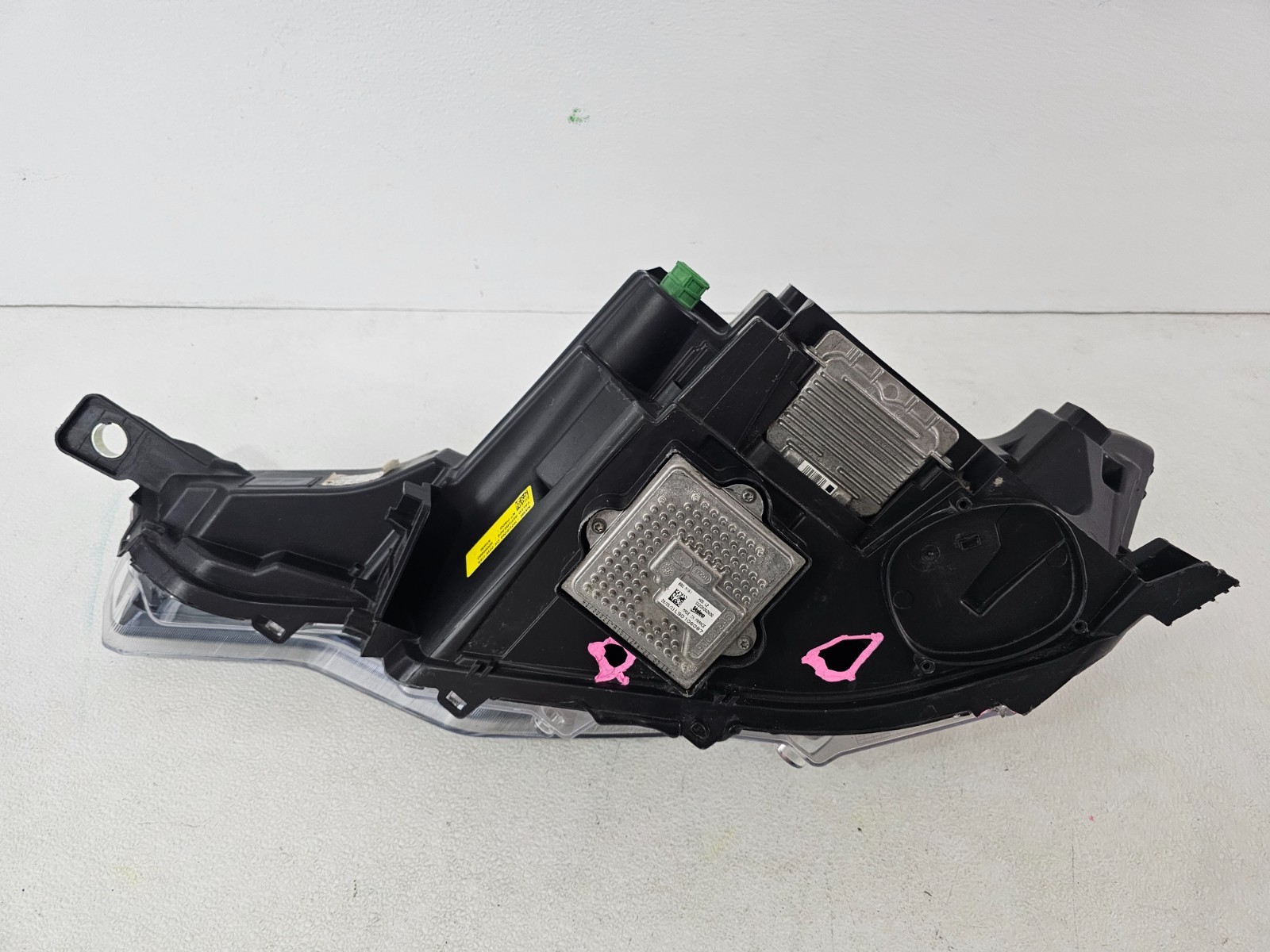 17 18 19 20 2017-2020 MASERATI LEVANTE 670034639 RIGHT HID XENON HEADLIGHT OEM