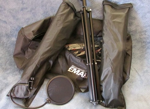 EMART Softbox Lighting Kit with Sandbag 20"x28" Photography Softbox Lighting Kit - Picture 2 of 7