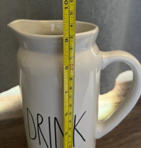 Rae Dunn DRINK Pitcher 9" Tall - Imagen 5 de 6