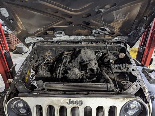 Jeep JK Wrangler OEM 4 Door Black Hardtop w Freedom Panels 2011-2017 105457 - Picture 22 of 24