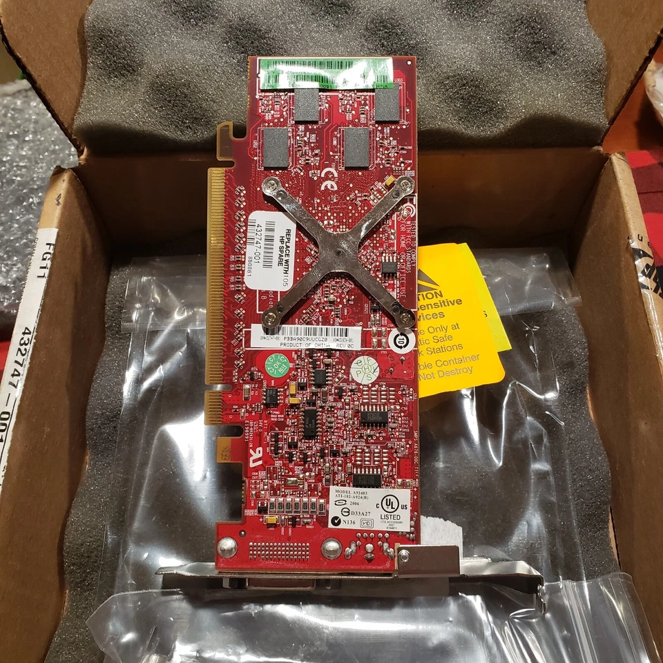 HP ATI Radeon X1300 (432747-001) 256MB DDR2 SDRAM PCI Express x16 Graphic Card - Image 2 of 4