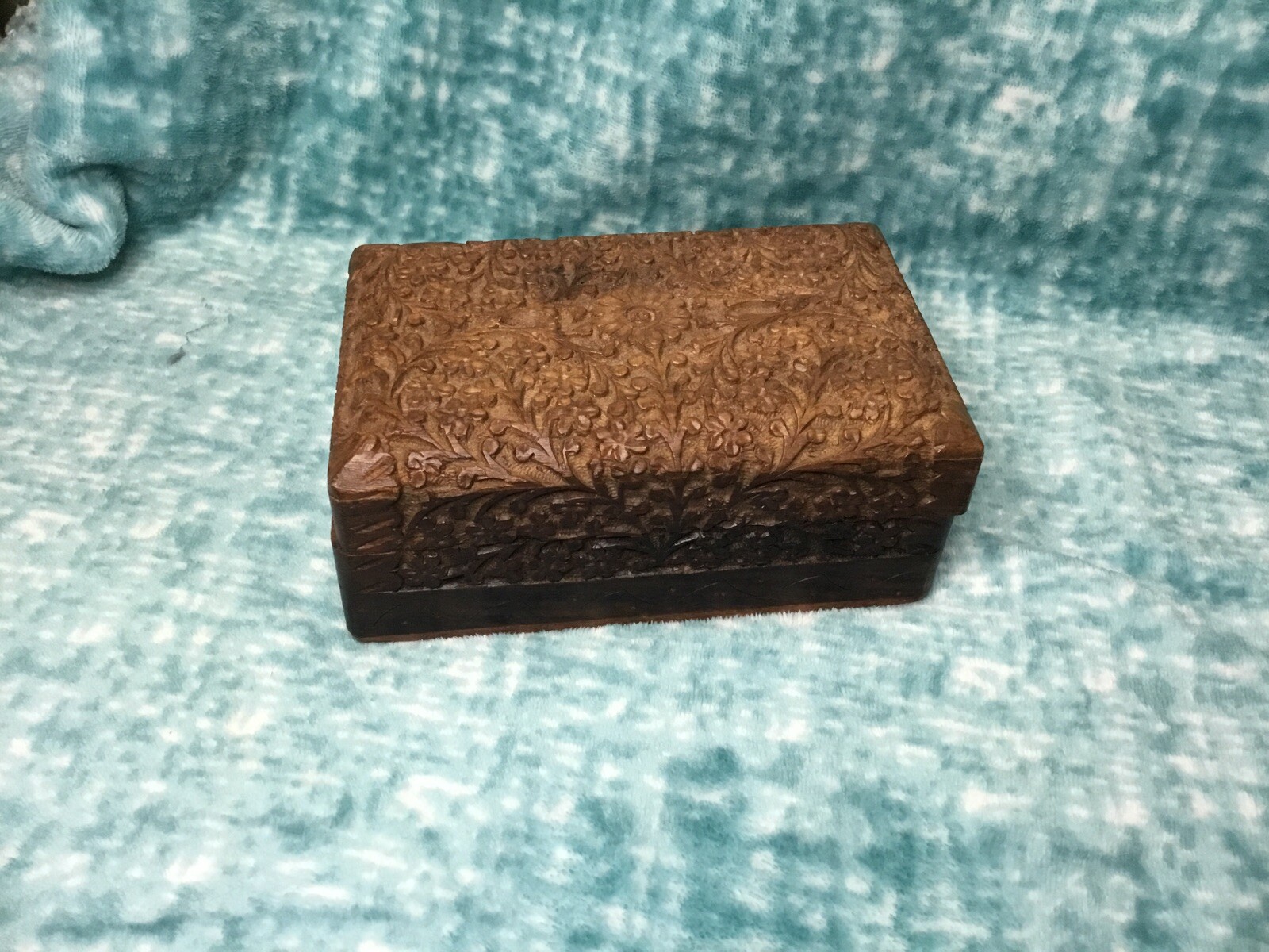 NEW Beautiful Hand Carved Wooden Jewelry Box with Intricate Design