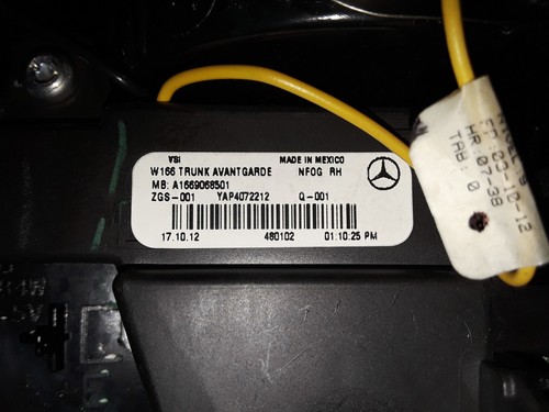 2012-2014 Mercedes Benz A1669068501 | ML Class Right Side Trunk Light (New!) - Bild 3 von 4