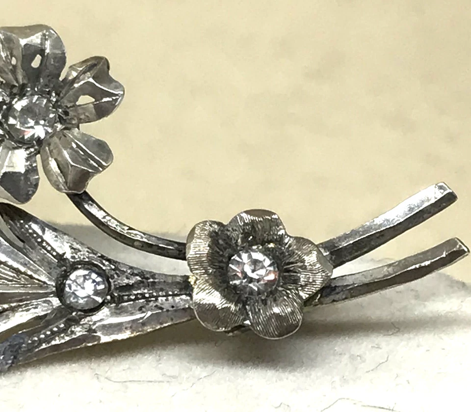 SPILLA IN ARGENTO STILE ART NOUVEAU, ANNI 50, RETRO PLACCATO ORO , CON STRASS - Immagine 3 di 4