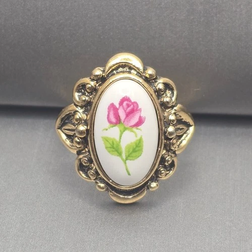 VTG Avon Porcelain Rose Ring Size 6 Gold Tone Floral Oval Cutout Design