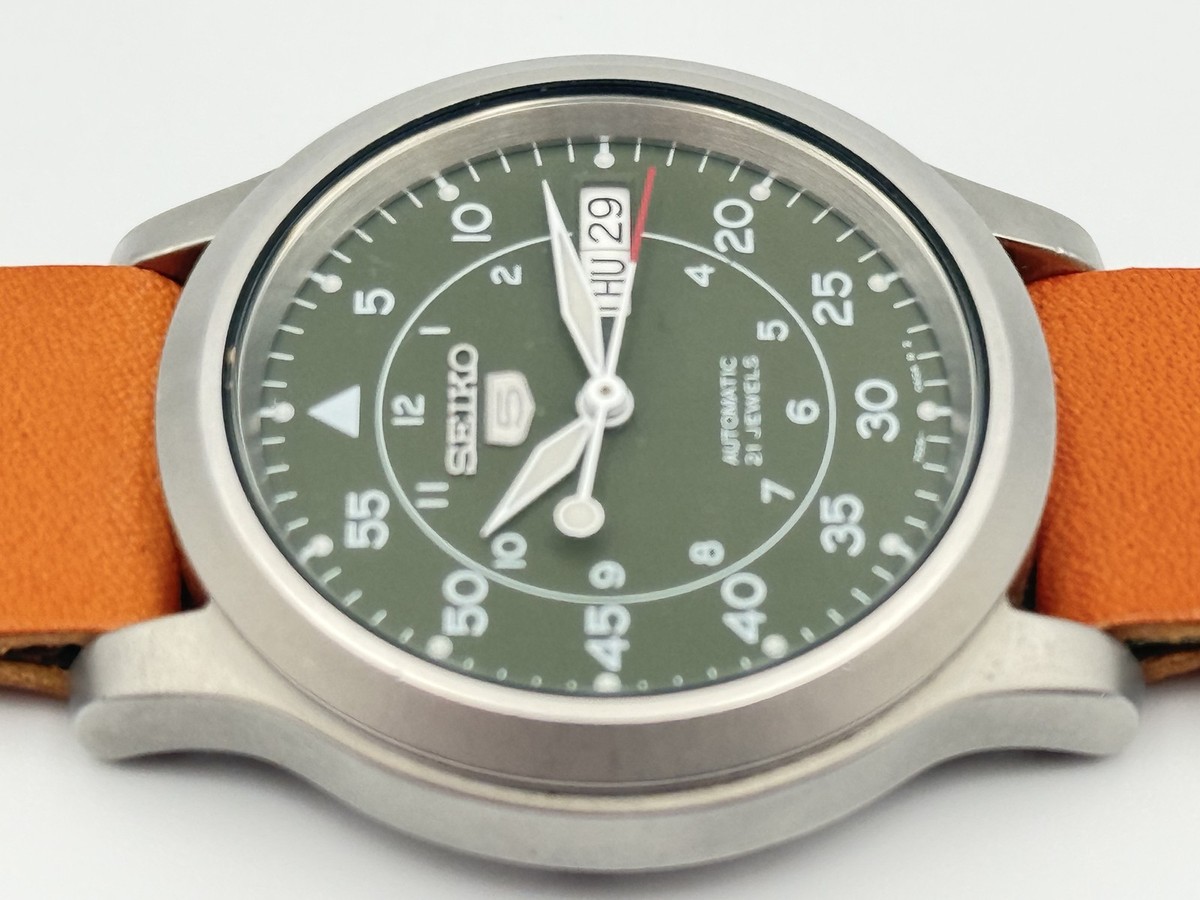 SEIKO 5 7S26-02J0 Automatic Green Dial Day Date 21J Men's Watch