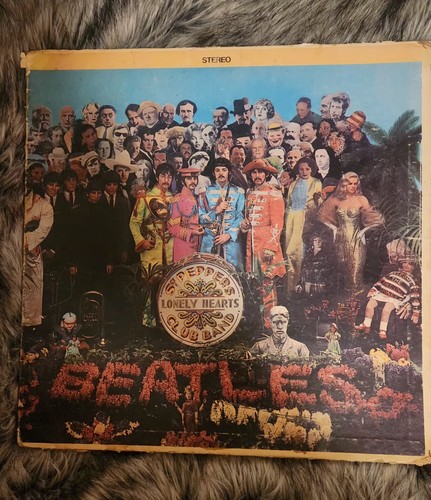 Original 1967 The Beatles Sgt Pepper Lonely Hearts Club Vinyl Record LP Mono