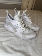 Nike Air Huarache size 5Y 1017