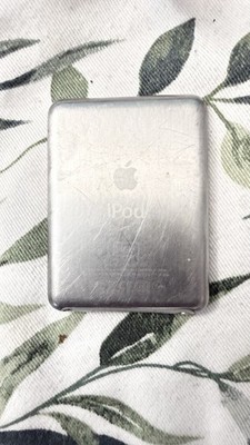 Apple iPod Nano 3rd Generation 4GB USB MP3 Player - Silver