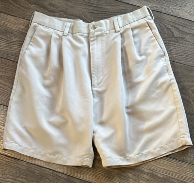 Roundtree & Yorke Easy Care Khaki Chino Pleated Shorts - Men's Size 34