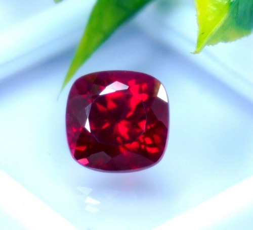 Rubis Naturel De Mogok - Rouge Foncé - 14.40x11.90 Mm - Ovale - 11.65 Ct Certifié GDL