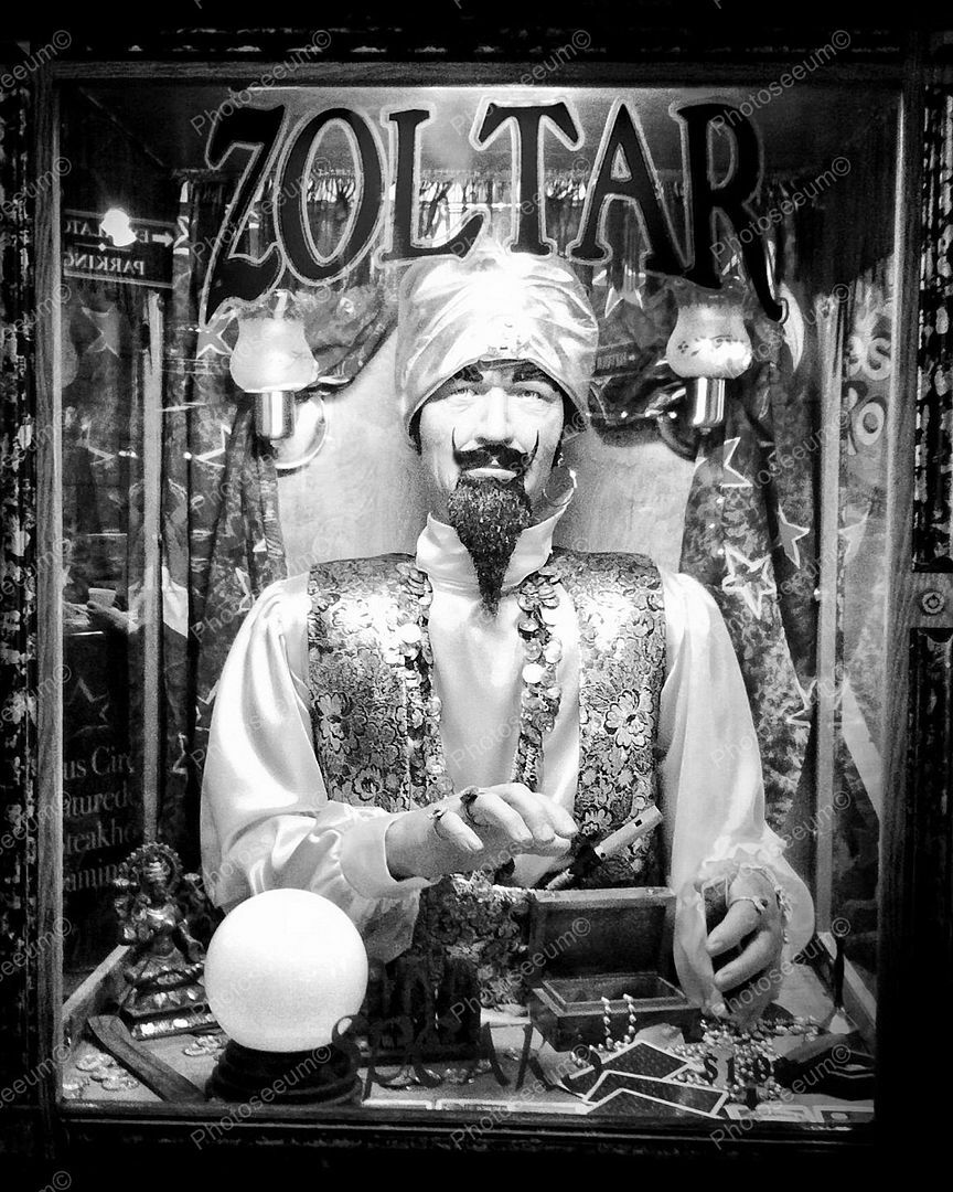 Zoltar Fortune Teller Coin Op Machine 8