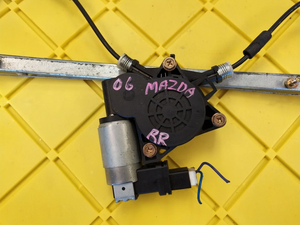 PASSENGER RIGHT REAR WINDOW REGULATOR  2006 MAZDA 3 Foto 3 de 4