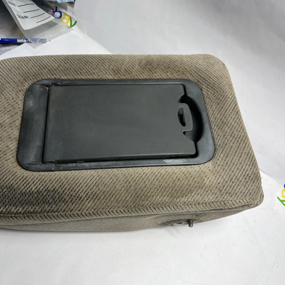 95-98 CHEVY SILVERADO GMC SIERRA CK 1500 CENTER CONSOLE JUMP SEAT ARMREST 2 - Image 4 of 4