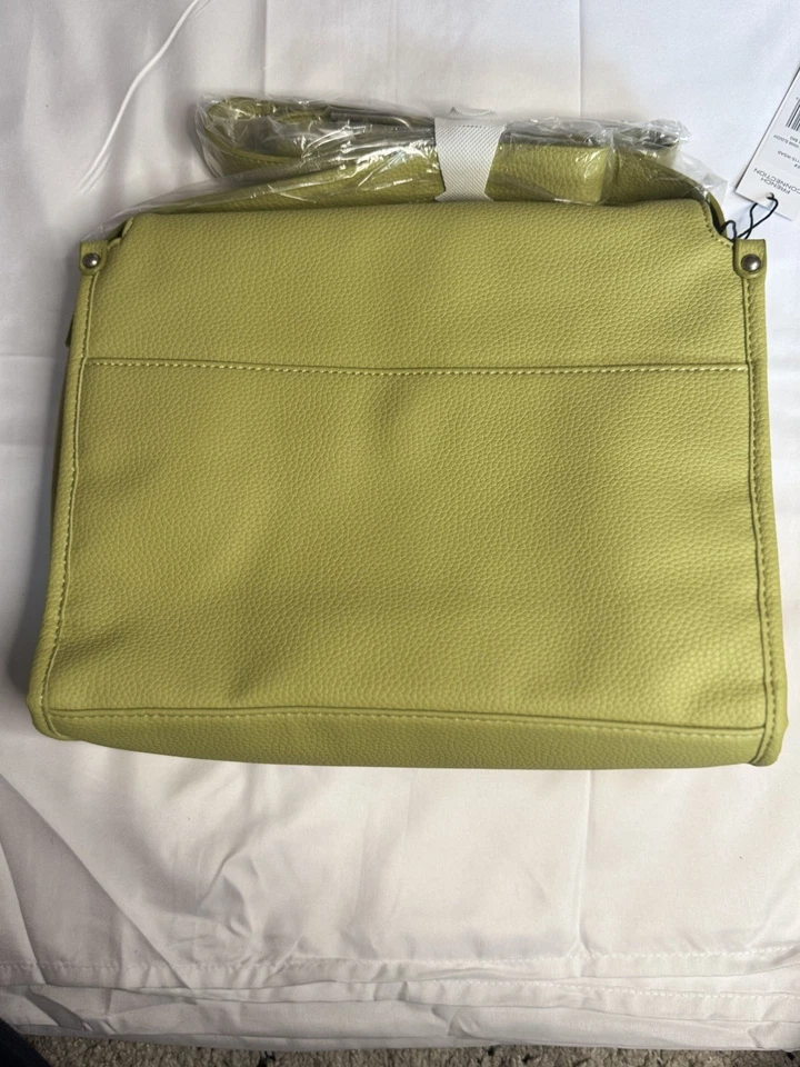 Bolso Mensajero French Connection Vivian Wasabi Nuevo con Etiquetas $118 Cartera de Cuero Vegano Foto 3 de 4