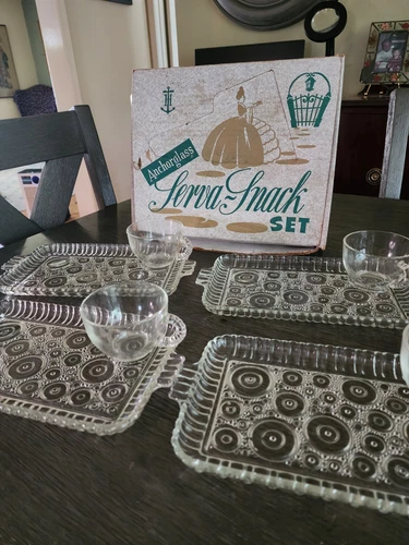 1960s Anchor Hocking Serva Snack Set Four Serving Trays w/8oz Cups Hostess VTG