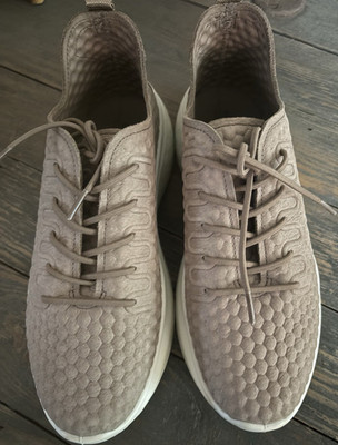 ECCO Women s Beige Textured Lace-Up Comfort Sneakers US 7.5 Fabric Casual