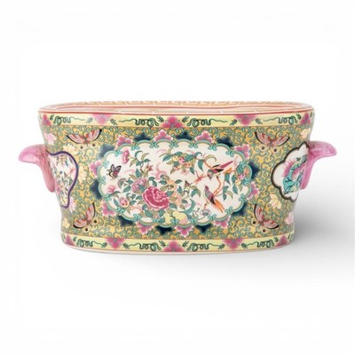 Porcelain Chinese FAMILLE ROSE large oval footbath planter
