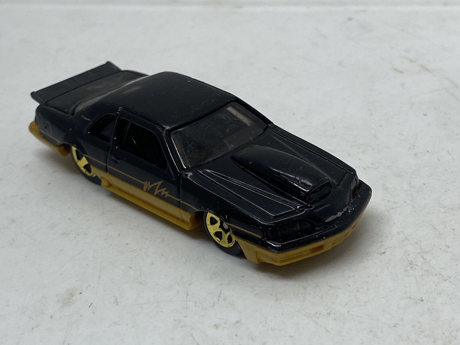 HOT 1988 Ford Thunderbird T Bird Hot Wheels Hot Wheels 1988 - Main Image
