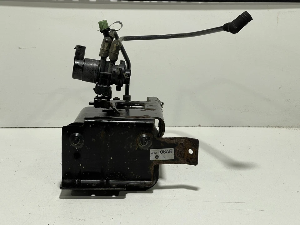 Jeep TJ Wrangler 4.0 Evap Fuel Vapor Charcoal Canister 53030838 98-02 99 00 01 - Image 2 of 4