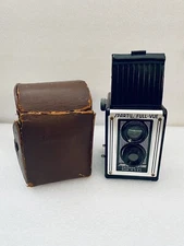 Vintage Spartus Full-Vue Box Camera 120 Film Top View With Leather Case