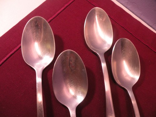 SET OF 4 TOWLE BOSTON ANTIQUE Oval Soup Spoons 18/10 Satin Stainless China 8" - Picture 2 of 5