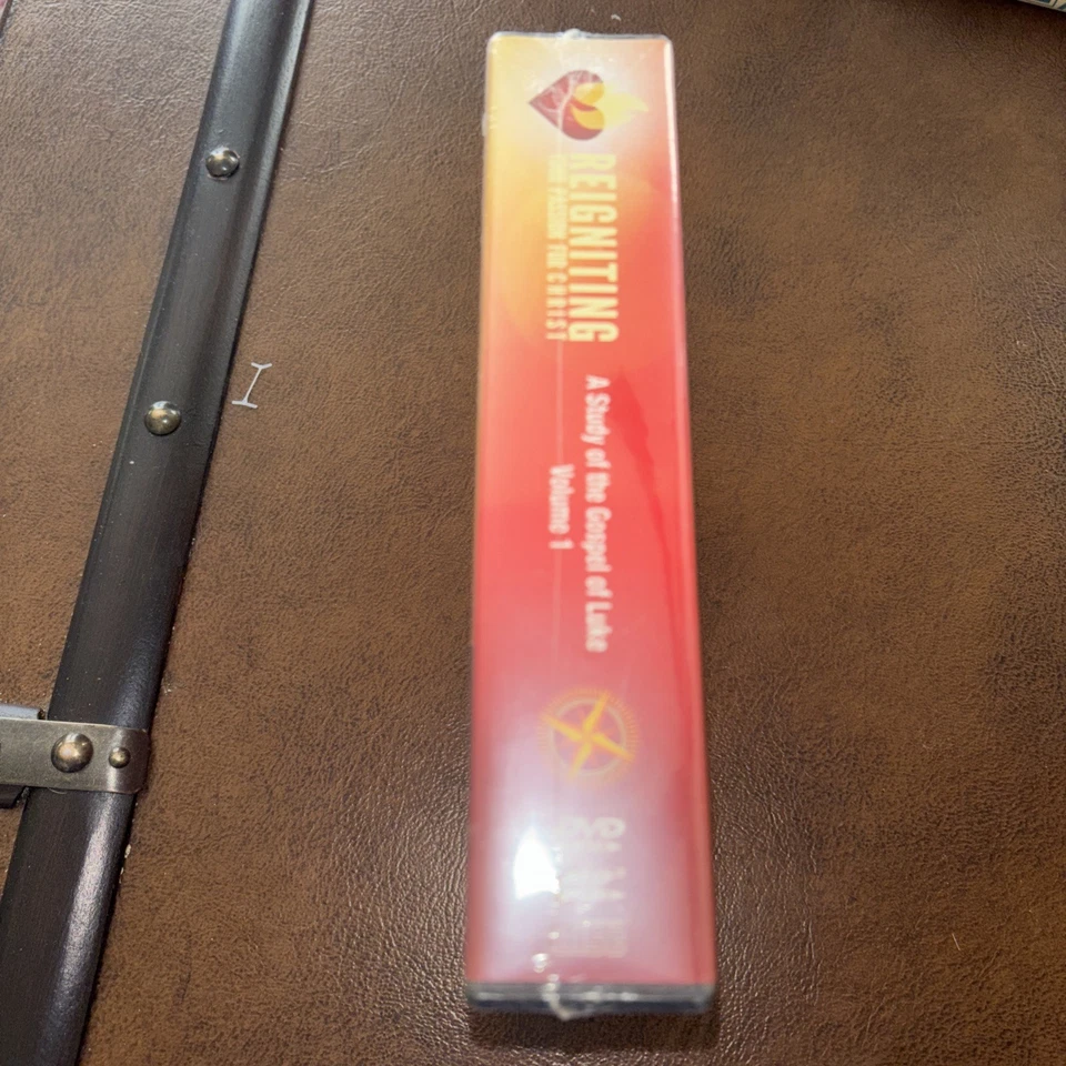 Reigniting Your Passion For Christ Vol 1 Study in Luke Dr. Robert Jeffress 2017 - Image 2 of 3