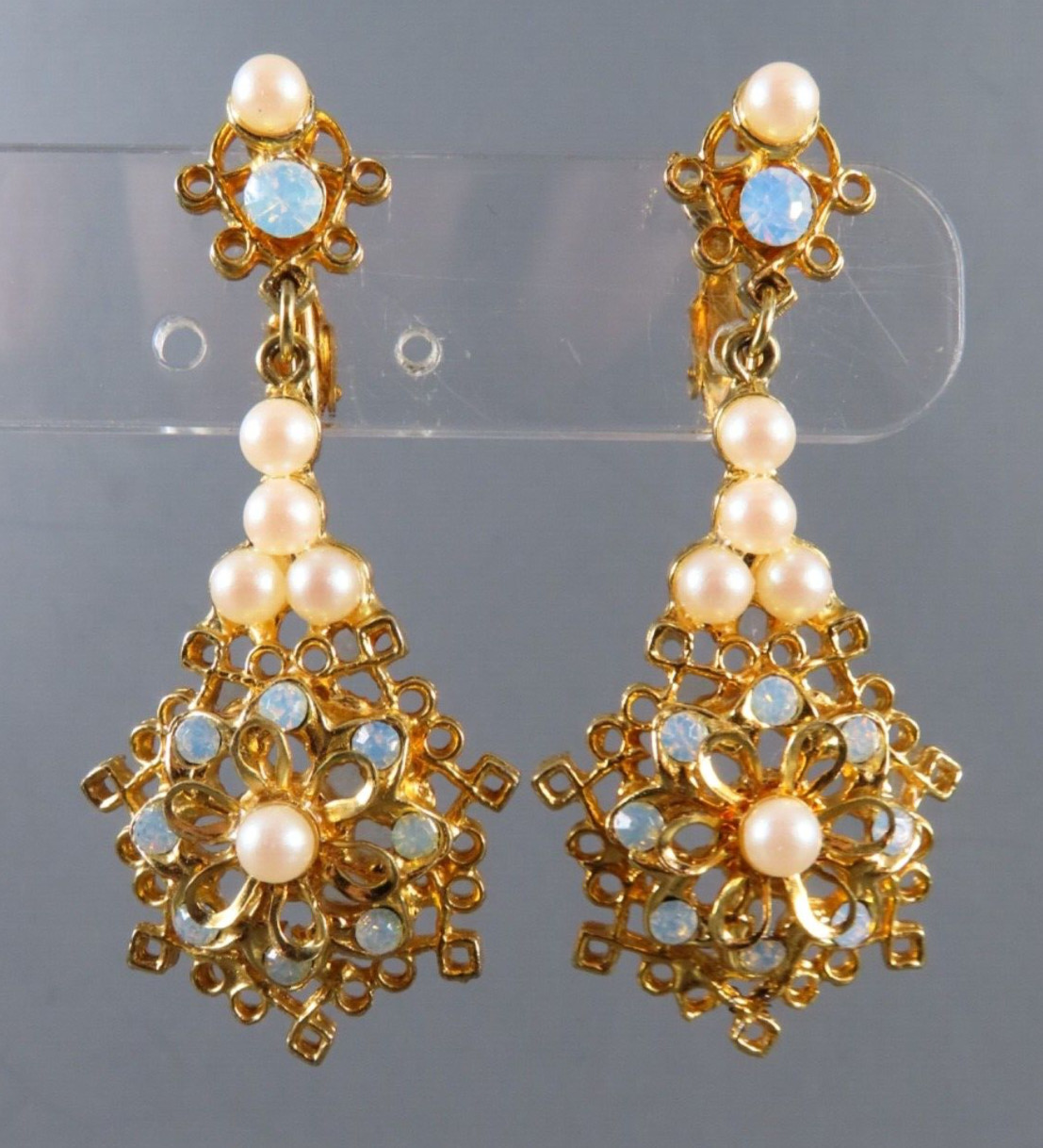 VTG CLIP-ON EARRINGS Beaded Dangle Cluster CREAM FAUX PEARLS & OPALITE Gold Tone