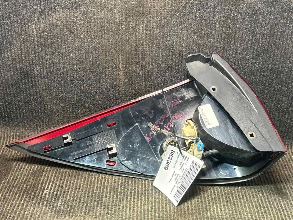 Fits 2004-07 Buick Rendezvous Tail Light RH OEM#:15281032 Foto 2 de 4