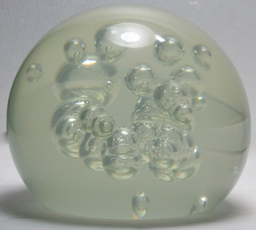MCM ART Glass Style CLEAR Lucite Acrylic PAPERWEIGHT Controlled BUBBLES OVER 4" - Picture 8 of 12